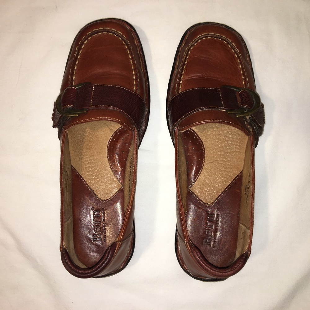Born Womens Loafers w/buckle strap 8.5